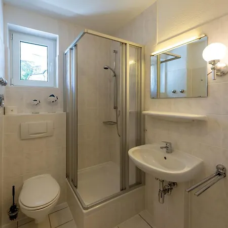 Haus Holstein - Wg 6 Mit Balkon, Strandnah * Sellin (Rugen)