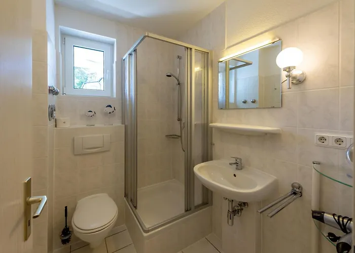 Haus Holstein - Wg 6 Mit Balkon, Strandnah * Sellin (Rugen)